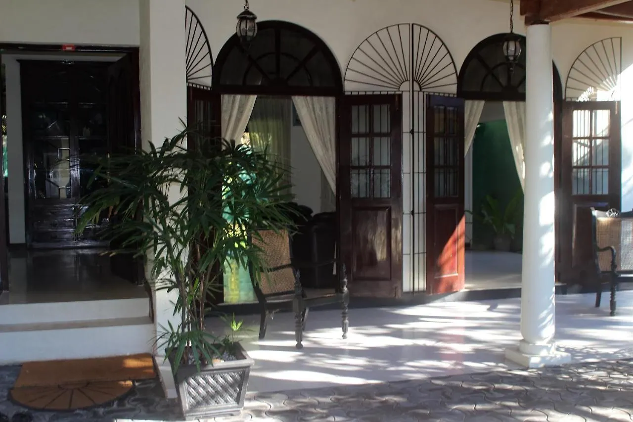 Airport Gateway Residence Negombo Homestay