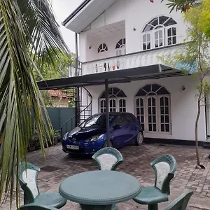 Hellen Negombo
