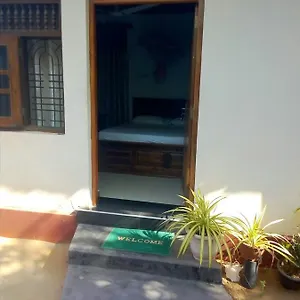 Nethmi Negombo